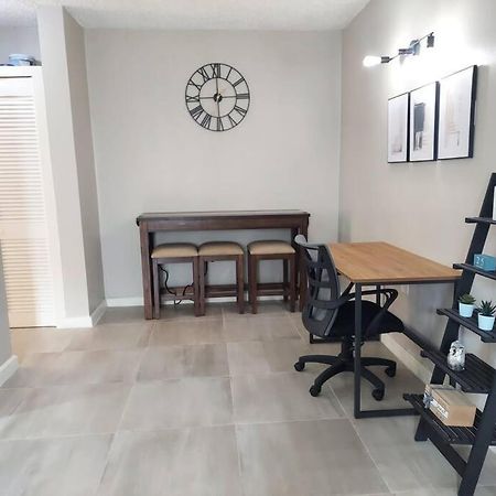 Modern Apartment At The Worthington كينغستون المظهر الخارجي الصورة